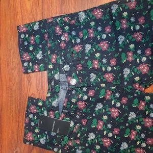 Nwt fave Black Elastic Waist Floral Butterfly Jeggings sz 13